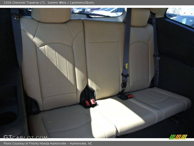 Summit White / Cashmere/Ebony 2009 Chevrolet Traverse LTZ