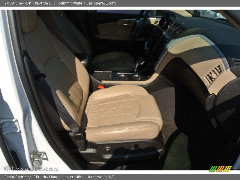 Summit White / Cashmere/Ebony 2009 Chevrolet Traverse LTZ