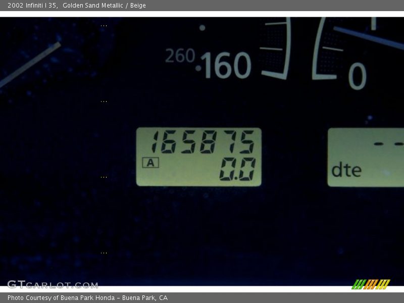 Golden Sand Metallic / Beige 2002 Infiniti I 35