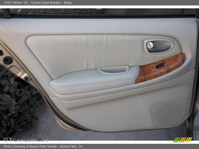 Golden Sand Metallic / Beige 2002 Infiniti I 35