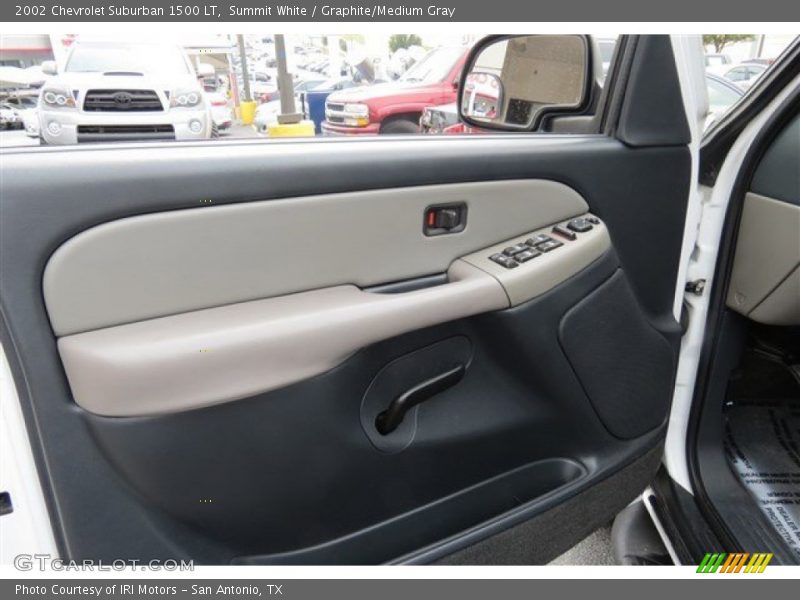 Summit White / Graphite/Medium Gray 2002 Chevrolet Suburban 1500 LT
