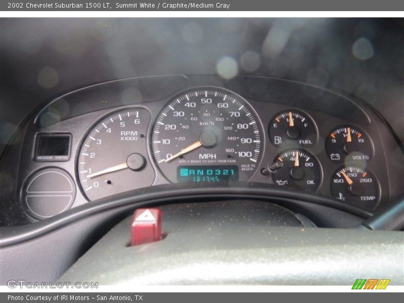 Summit White / Graphite/Medium Gray 2002 Chevrolet Suburban 1500 LT