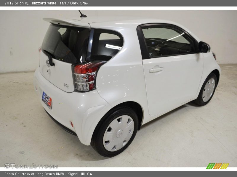 Blizzard White Pearl / Dark Gray 2012 Scion iQ