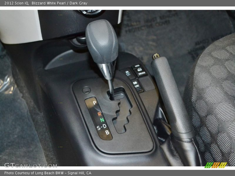 Blizzard White Pearl / Dark Gray 2012 Scion iQ