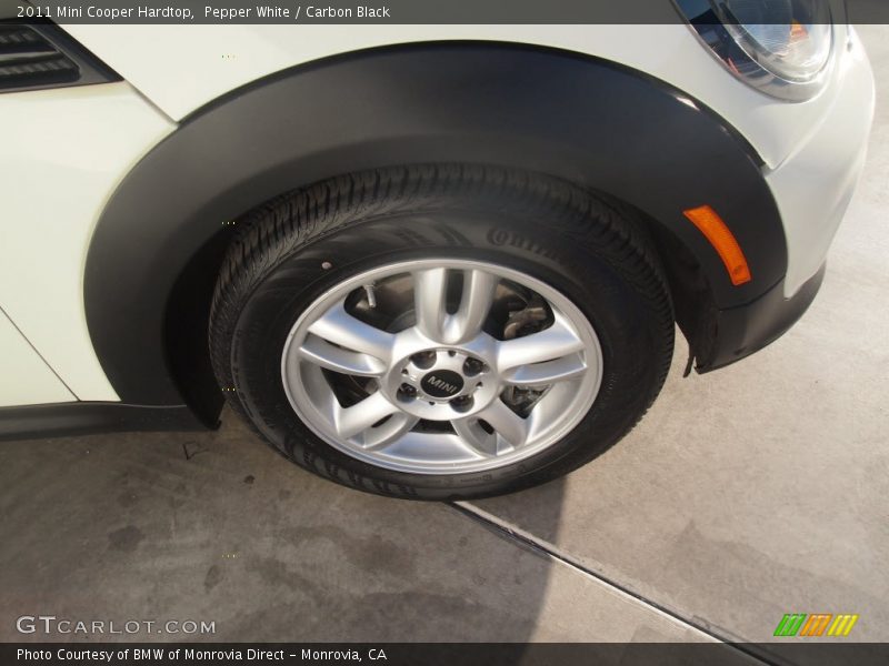 Pepper White / Carbon Black 2011 Mini Cooper Hardtop