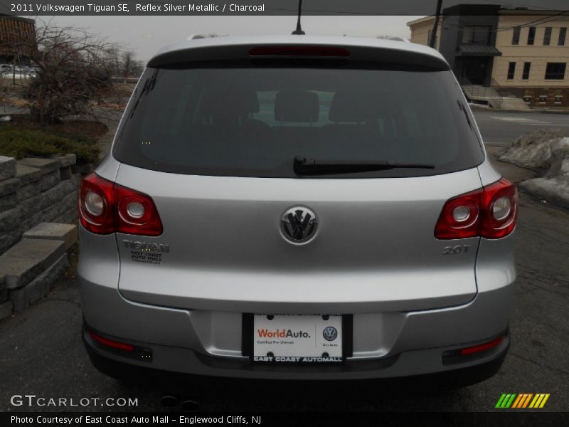 Reflex Silver Metallic / Charcoal 2011 Volkswagen Tiguan SE