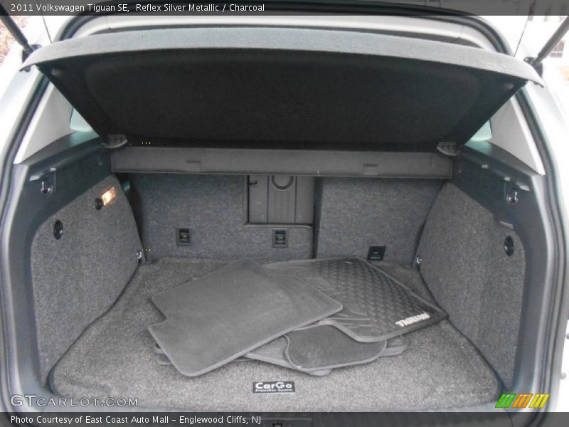 Reflex Silver Metallic / Charcoal 2011 Volkswagen Tiguan SE