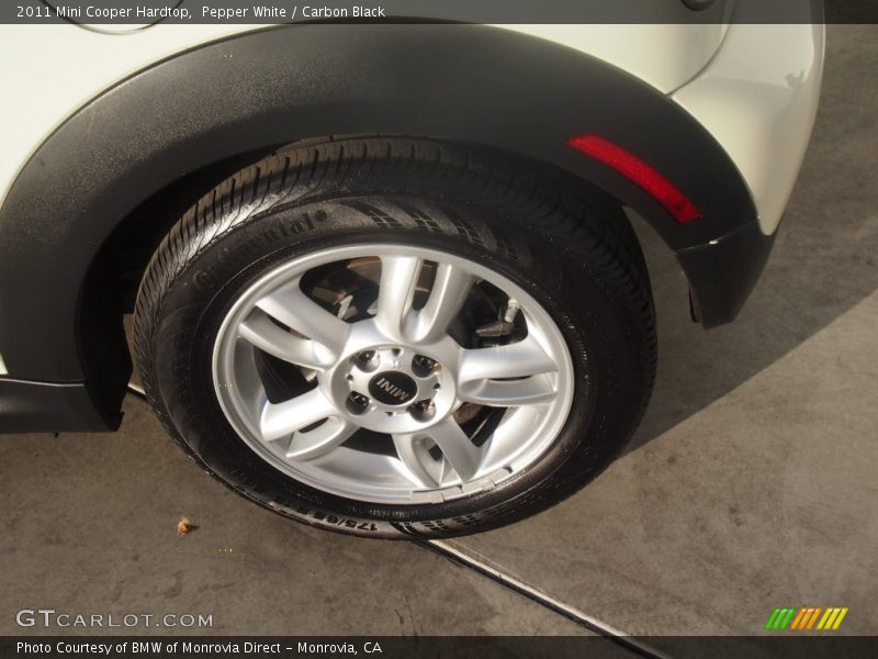 Pepper White / Carbon Black 2011 Mini Cooper Hardtop