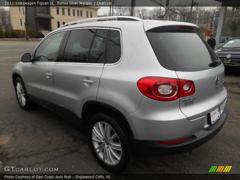 Reflex Silver Metallic / Charcoal 2011 Volkswagen Tiguan SE