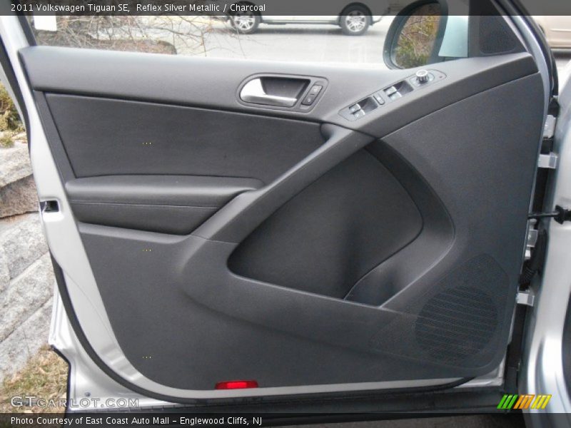 Reflex Silver Metallic / Charcoal 2011 Volkswagen Tiguan SE