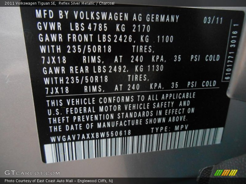 Reflex Silver Metallic / Charcoal 2011 Volkswagen Tiguan SE