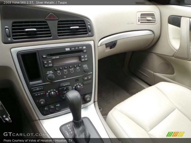 Silver Metallic / Taupe 2009 Volvo S60 2.5T