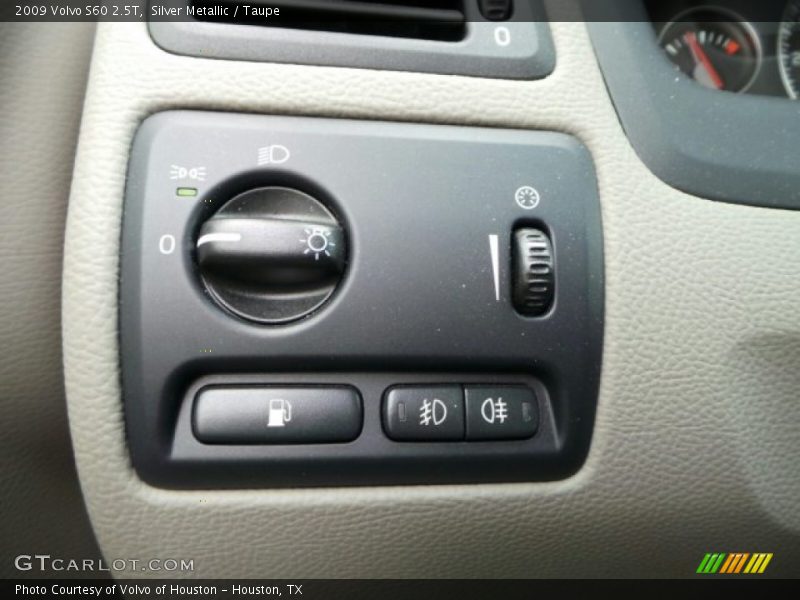 Silver Metallic / Taupe 2009 Volvo S60 2.5T