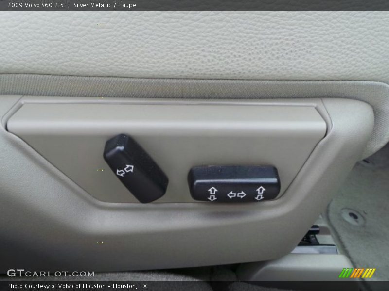 Silver Metallic / Taupe 2009 Volvo S60 2.5T