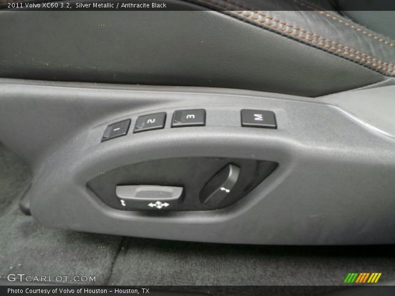 Silver Metallic / Anthracite Black 2011 Volvo XC60 3.2