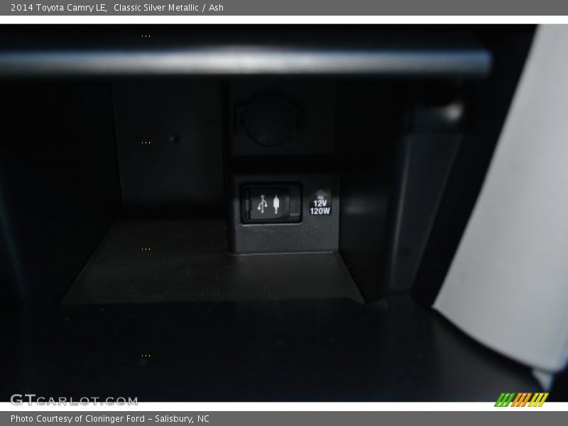 Classic Silver Metallic / Ash 2014 Toyota Camry LE