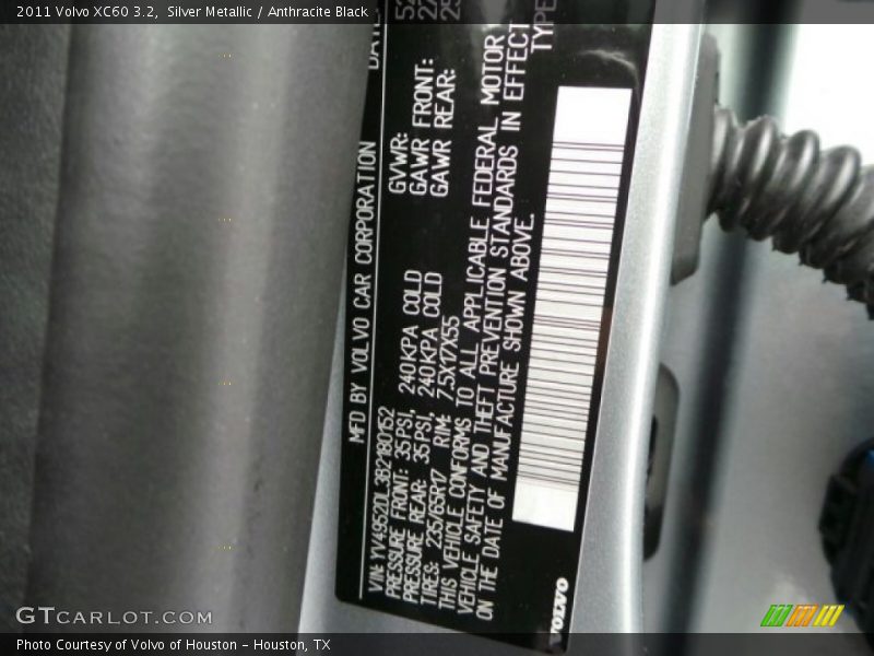 Silver Metallic / Anthracite Black 2011 Volvo XC60 3.2