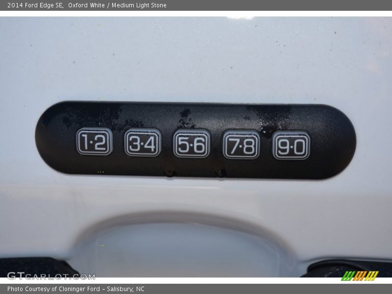 Oxford White / Medium Light Stone 2014 Ford Edge SE