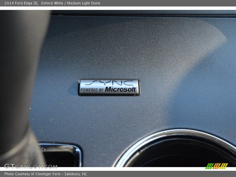 Oxford White / Medium Light Stone 2014 Ford Edge SE