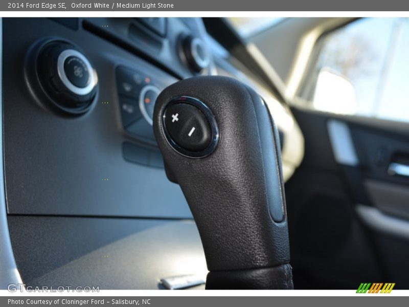 Oxford White / Medium Light Stone 2014 Ford Edge SE