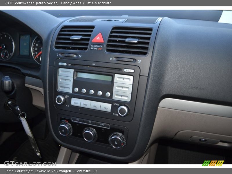 Candy White / Latte Macchiato 2010 Volkswagen Jetta S Sedan