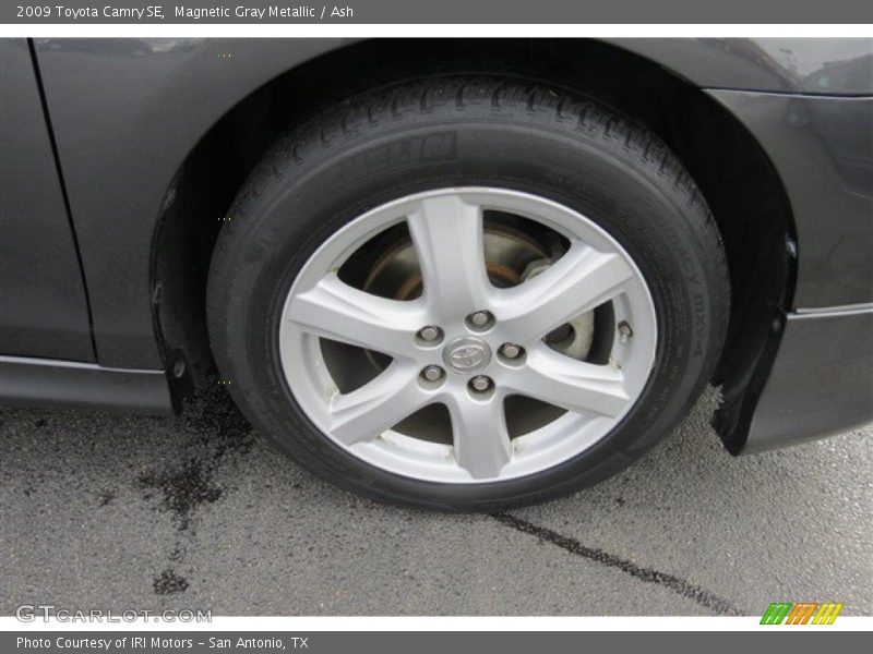 Magnetic Gray Metallic / Ash 2009 Toyota Camry SE