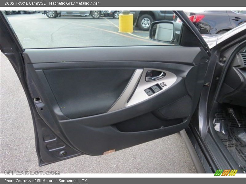 Magnetic Gray Metallic / Ash 2009 Toyota Camry SE