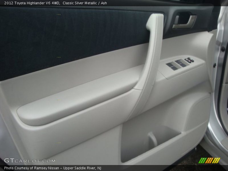 Classic Silver Metallic / Ash 2012 Toyota Highlander V6 4WD