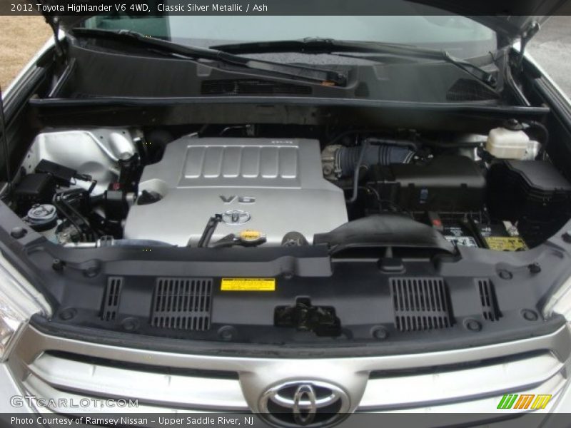 Classic Silver Metallic / Ash 2012 Toyota Highlander V6 4WD