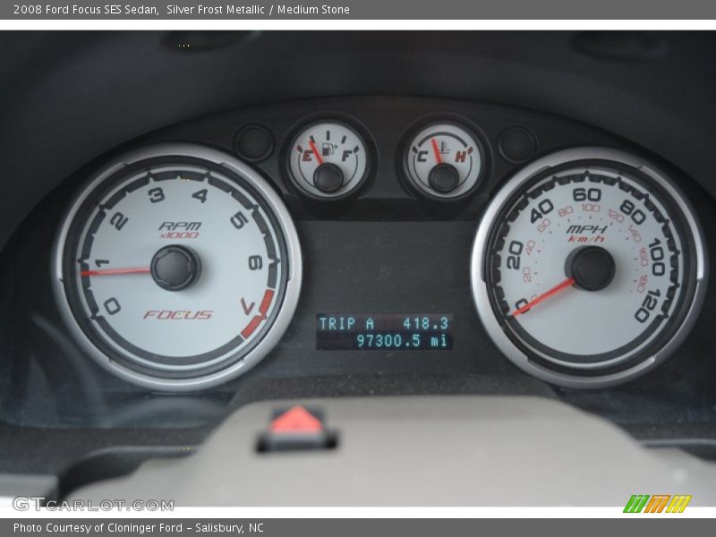 Silver Frost Metallic / Medium Stone 2008 Ford Focus SES Sedan