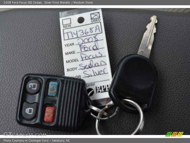 Silver Frost Metallic / Medium Stone 2008 Ford Focus SES Sedan