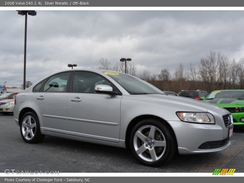 Silver Metallic / Off-Black 2008 Volvo S40 2.4i