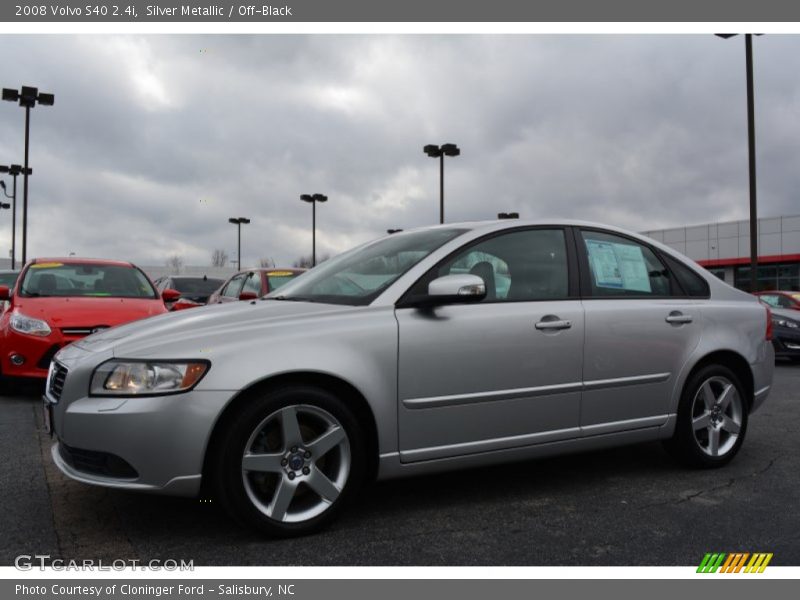 Silver Metallic / Off-Black 2008 Volvo S40 2.4i