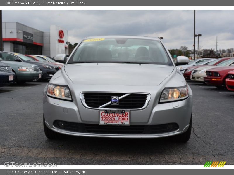 Silver Metallic / Off-Black 2008 Volvo S40 2.4i