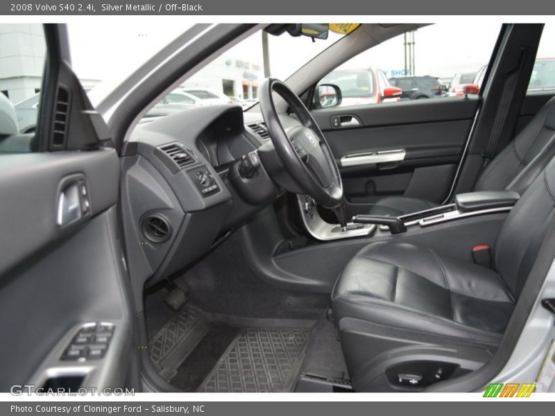 Silver Metallic / Off-Black 2008 Volvo S40 2.4i