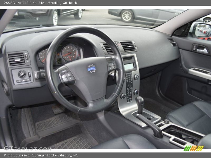 Silver Metallic / Off-Black 2008 Volvo S40 2.4i