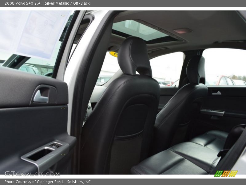Silver Metallic / Off-Black 2008 Volvo S40 2.4i