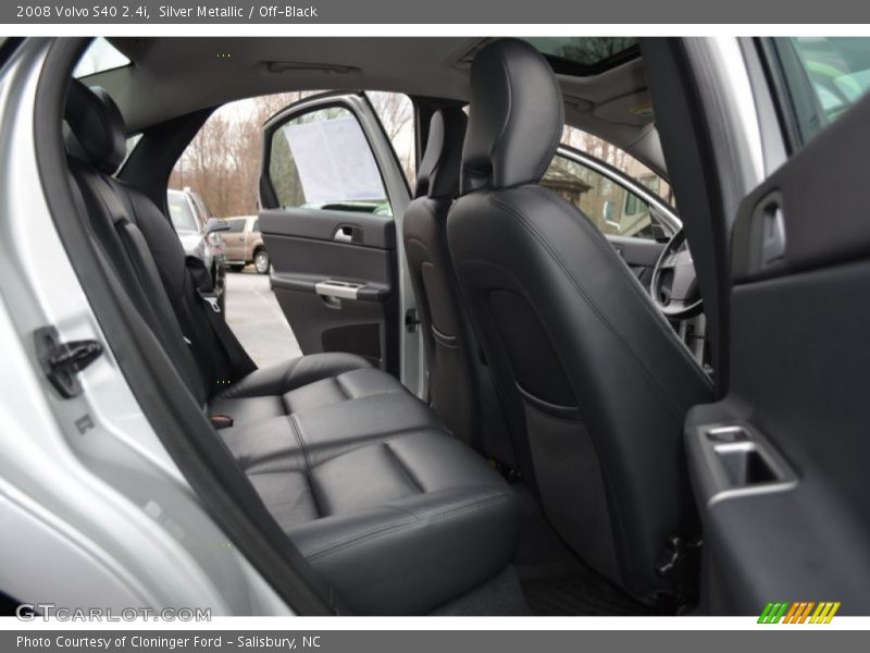 Silver Metallic / Off-Black 2008 Volvo S40 2.4i