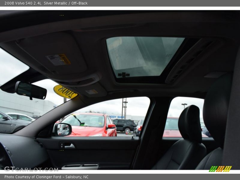 Silver Metallic / Off-Black 2008 Volvo S40 2.4i