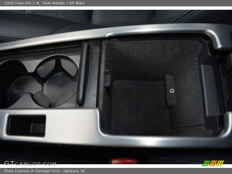 Silver Metallic / Off-Black 2008 Volvo S40 2.4i