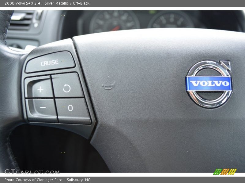 Silver Metallic / Off-Black 2008 Volvo S40 2.4i