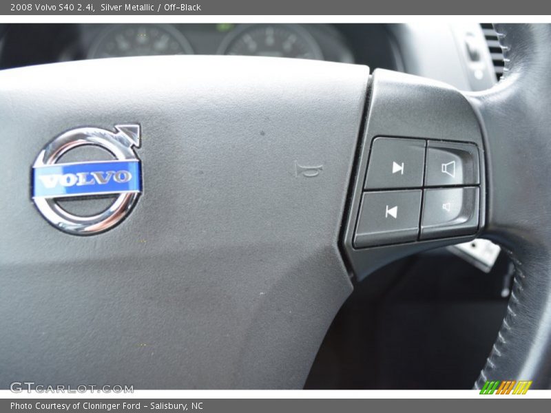 Silver Metallic / Off-Black 2008 Volvo S40 2.4i