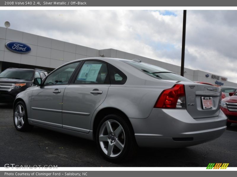 Silver Metallic / Off-Black 2008 Volvo S40 2.4i
