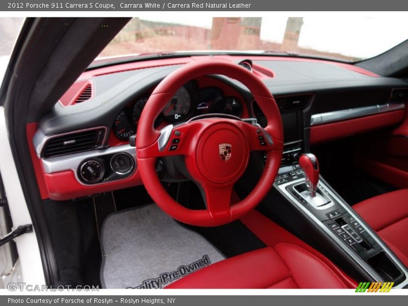 Dashboard of 2012 911 Carrera S Coupe