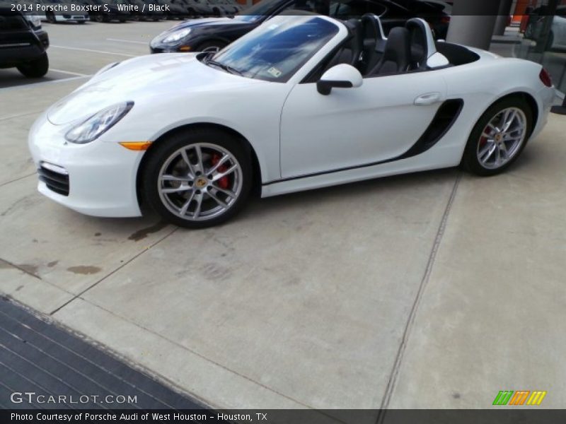 Front 3/4 View of 2014 Boxster S