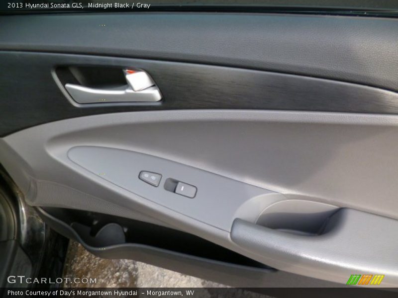 Midnight Black / Gray 2013 Hyundai Sonata GLS