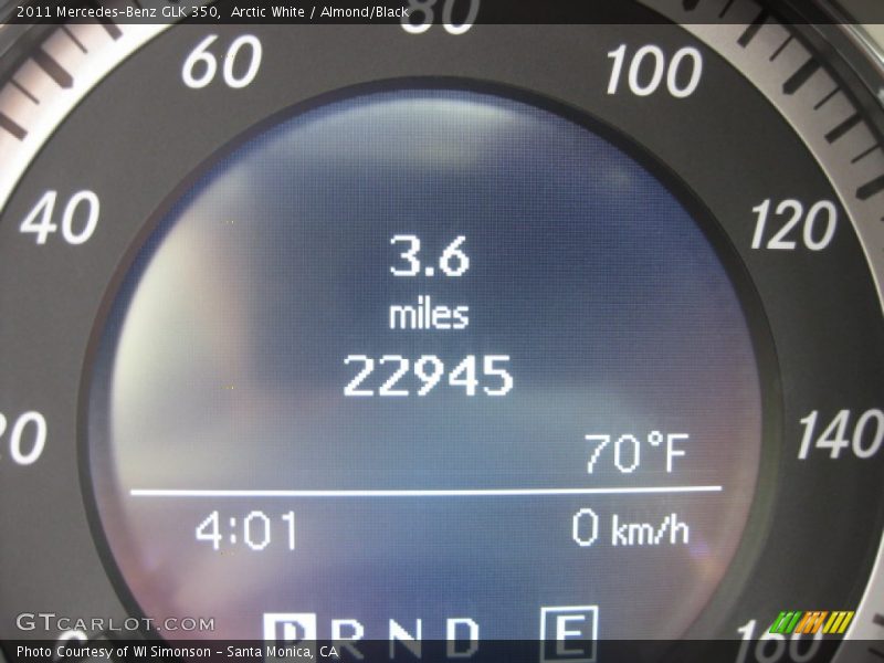 Arctic White / Almond/Black 2011 Mercedes-Benz GLK 350