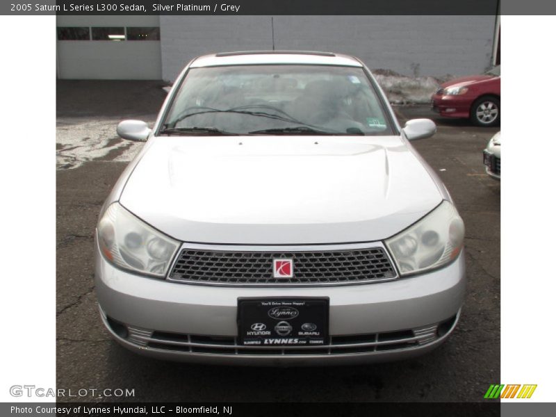 Silver Platinum / Grey 2005 Saturn L Series L300 Sedan