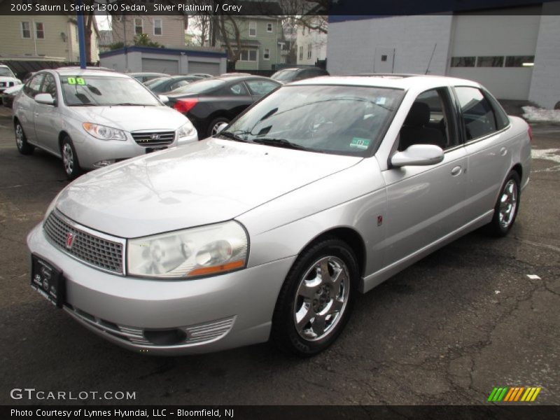 Silver Platinum / Grey 2005 Saturn L Series L300 Sedan