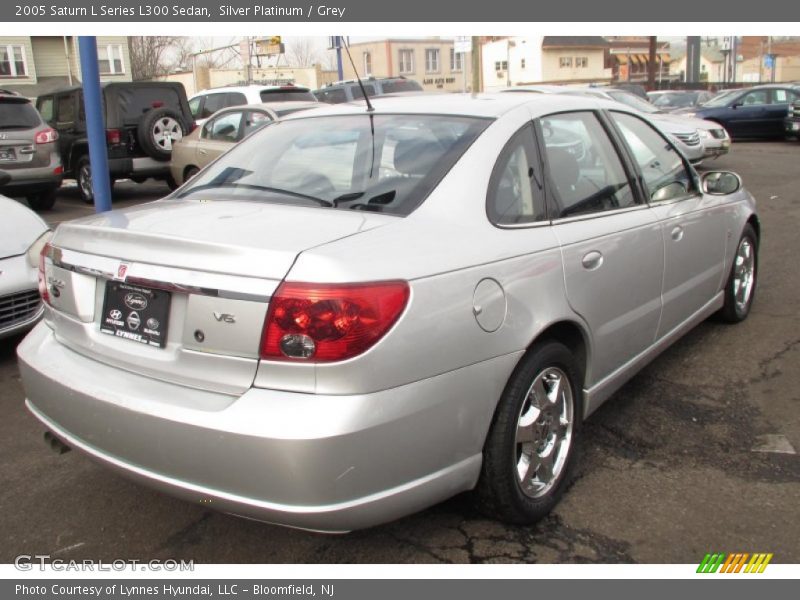 Silver Platinum / Grey 2005 Saturn L Series L300 Sedan